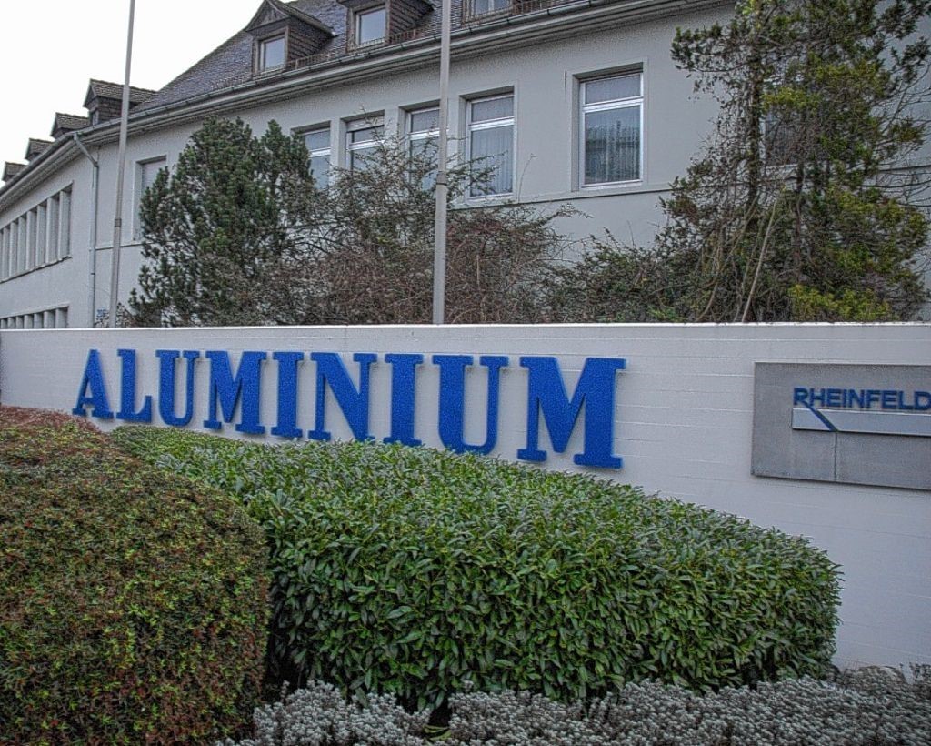 Aluminium Rheinfelden seeks for protective shield proceedings