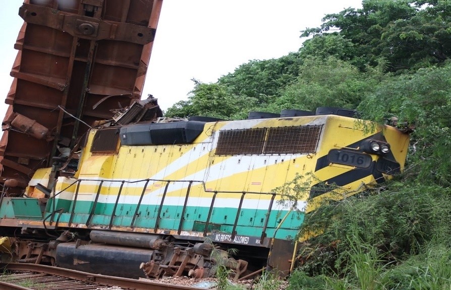 Heavy rains derail Bauxite train in Claredon