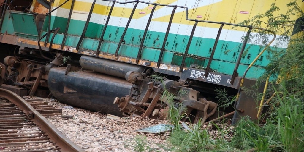 Heavy rains derail Bauxite train in Claredon