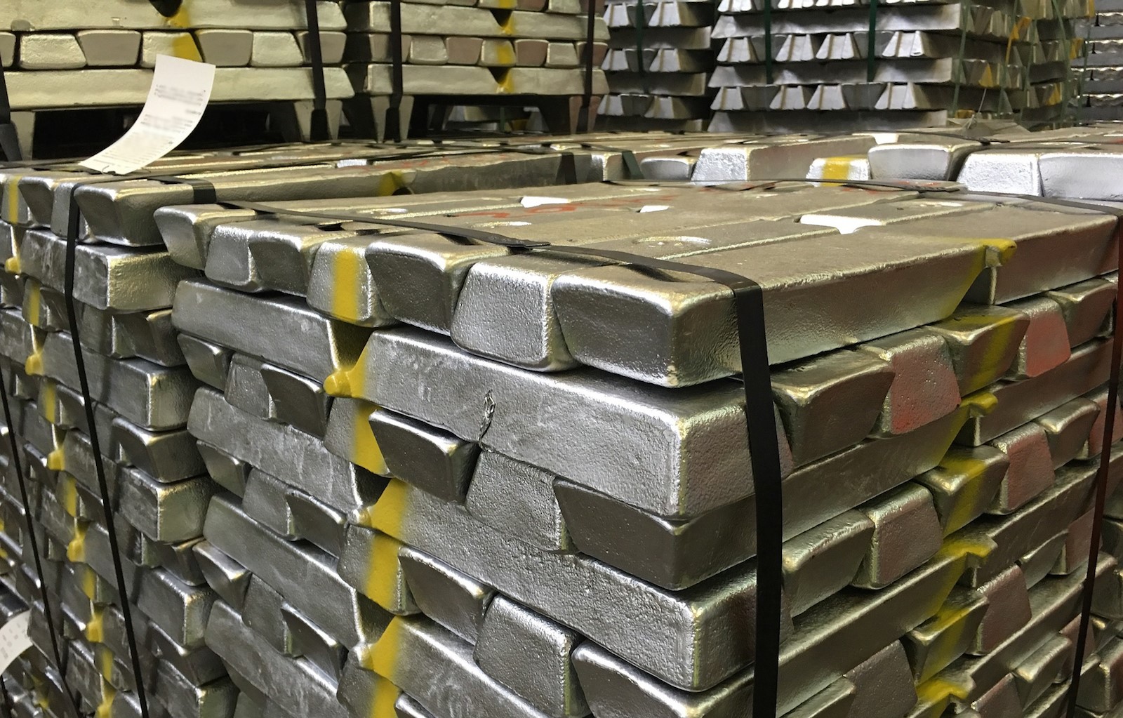 Primary aluminium production in North America declines 5% YoY, but output in South America grows 13% in 4Q2021