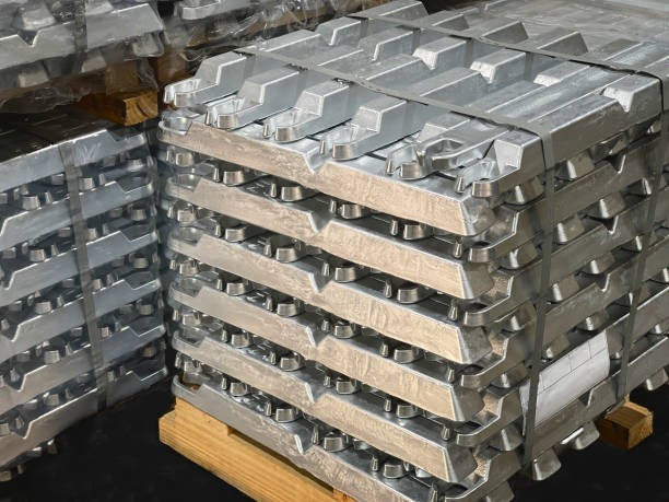 Hindalco back-to-back trims its aluminium ingot price to INR303000/t as LME price sheds off