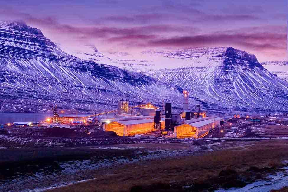 Despite power shortage, Iceland continued supplying electricity to three aluminium smelters  , Alcircle News