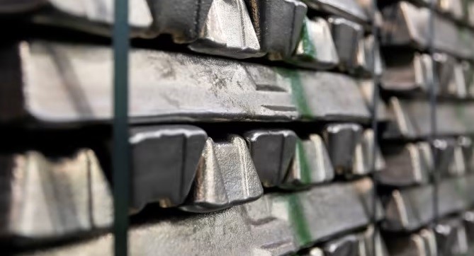 LME aluminium price skyrockets by US$181/t as it plans to ban Russian supplies; SHFE price mounts to US$2,581/t