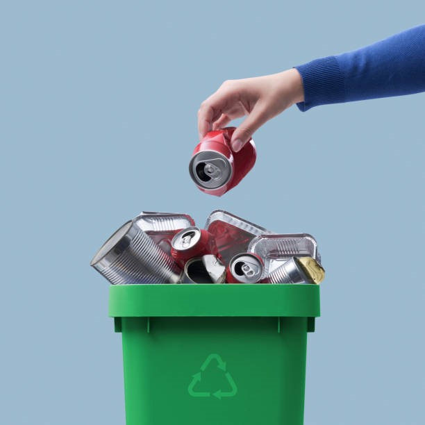 Ambev stands by waste pickers focusing on aluminium can collection at the Carnival blocks