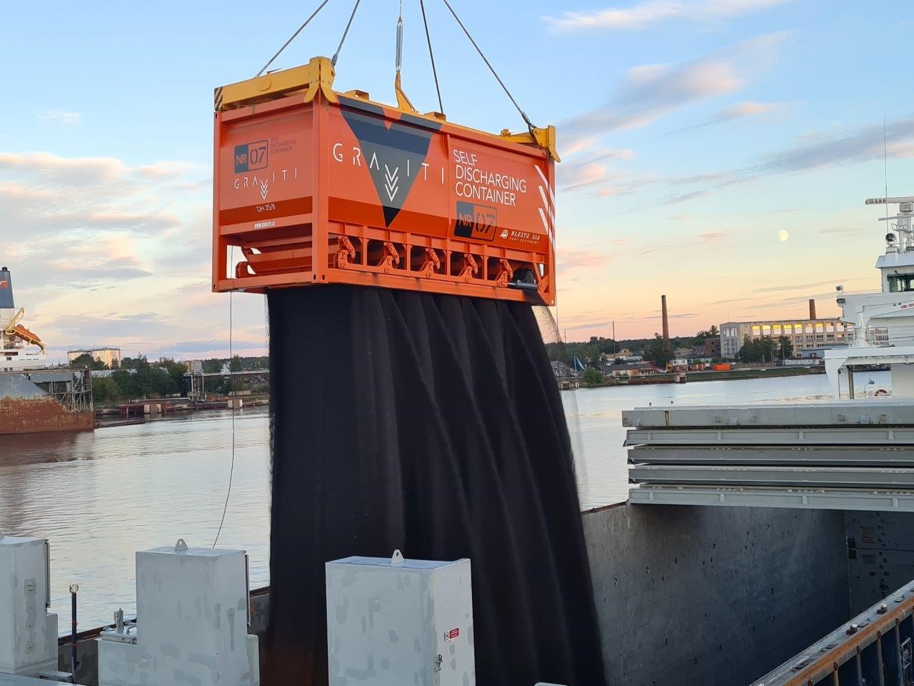 Technology-driven Graviti's self-discharging containers revolutionize bulk cargo logistics