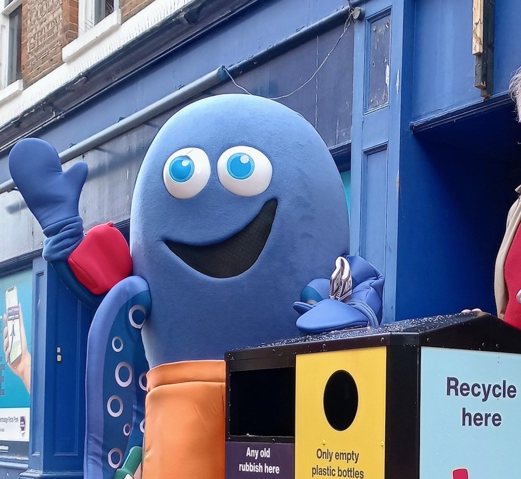 Ipswich Borough Council installs eight new aluminium cans recycling bins