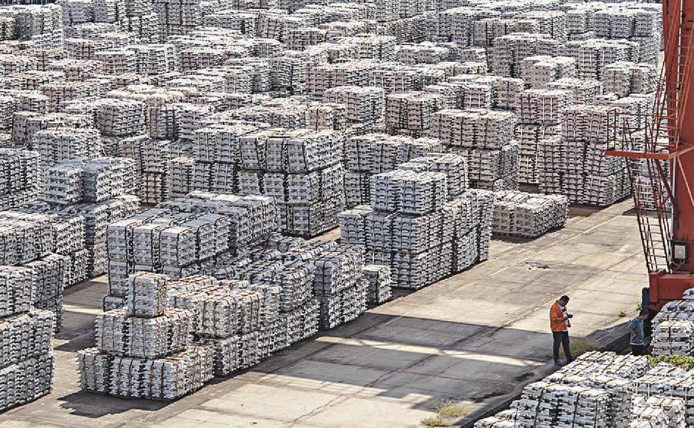 China’s A00 aluminium ingot price contracts by RMB80/t M-o-M; Alumina price inches down by RMB1/t