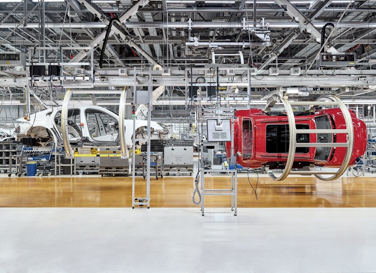 Porsche invests in aluminium finishing machinery in its Schwarzenberg manufacturing facility