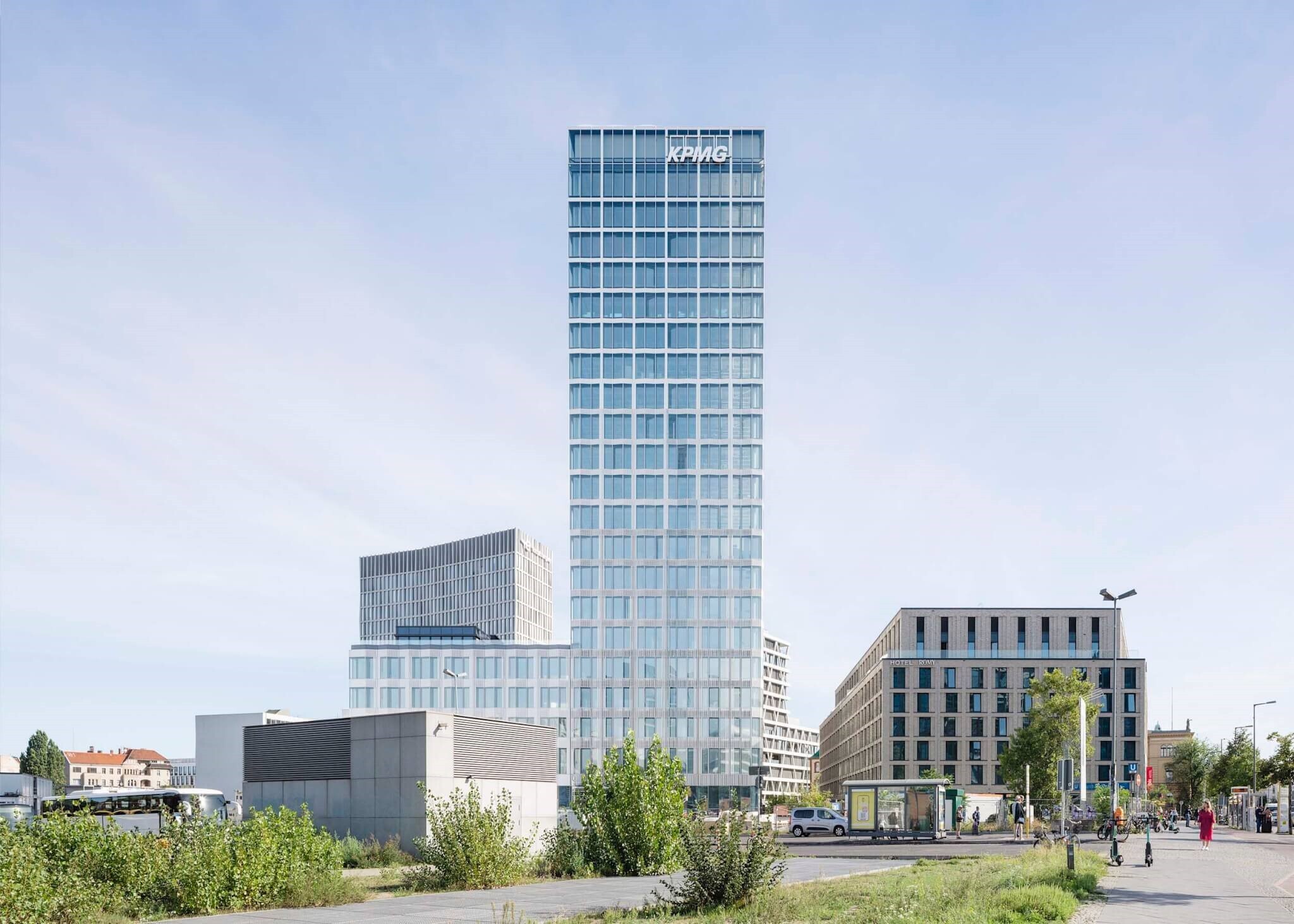 Double-skin façade with folding aluminium rods defines Allmannwappner’s striking new tower in Berlin