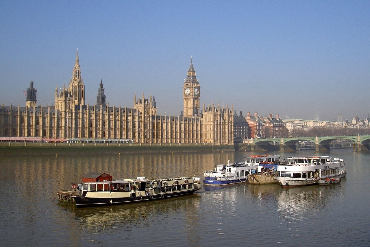 First-ever electric vessel on the Thames exclusively for Tower of London tour