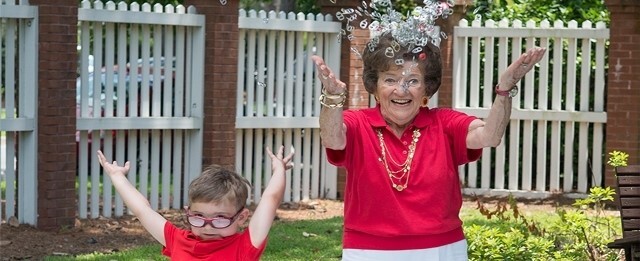 Donna Leonetti sets new record with 1,000 pounds of aluminium can tabs for charity