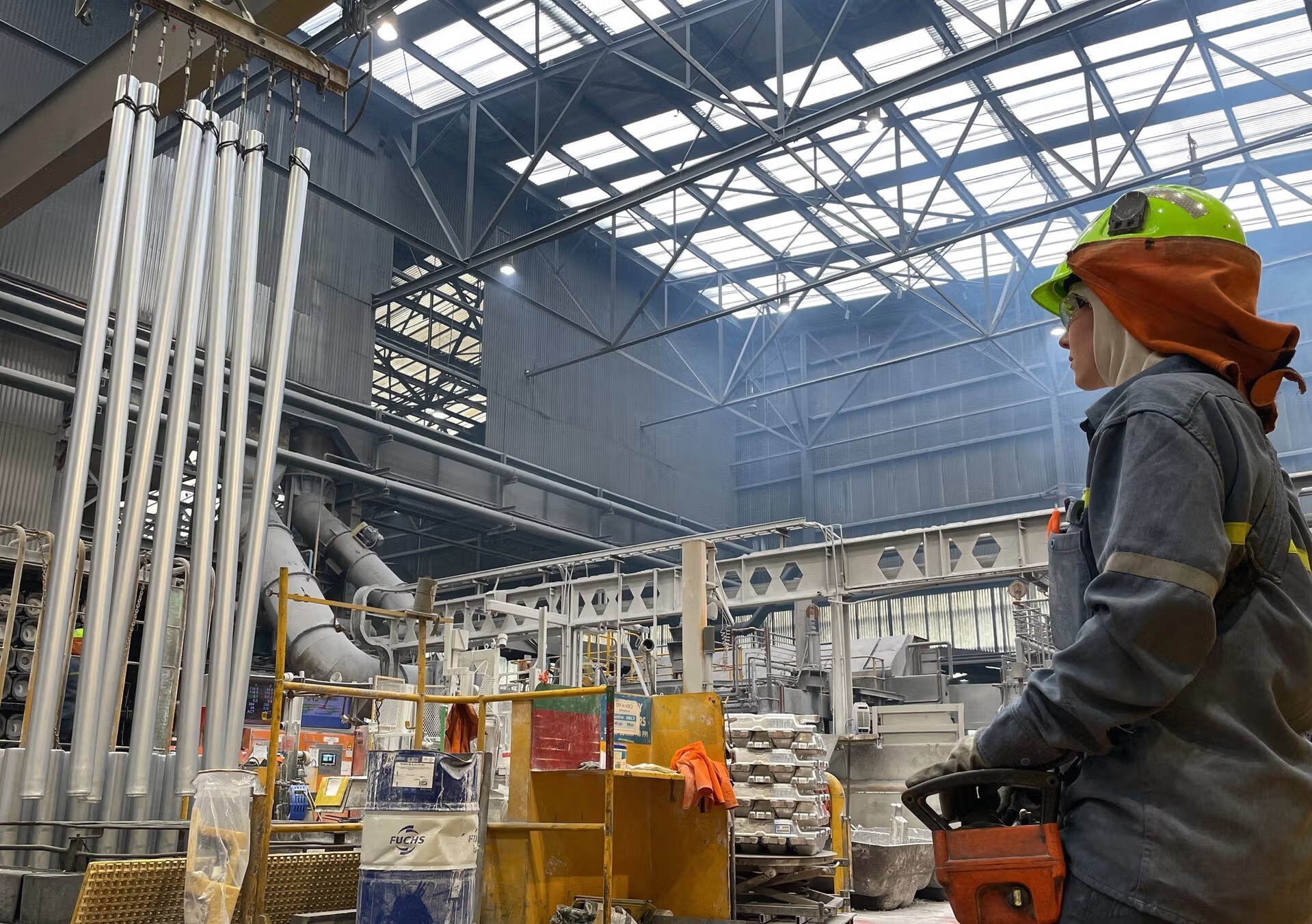 Tiwai Point floods with visitors to gain first-hand insight on aluminium smelting methodology