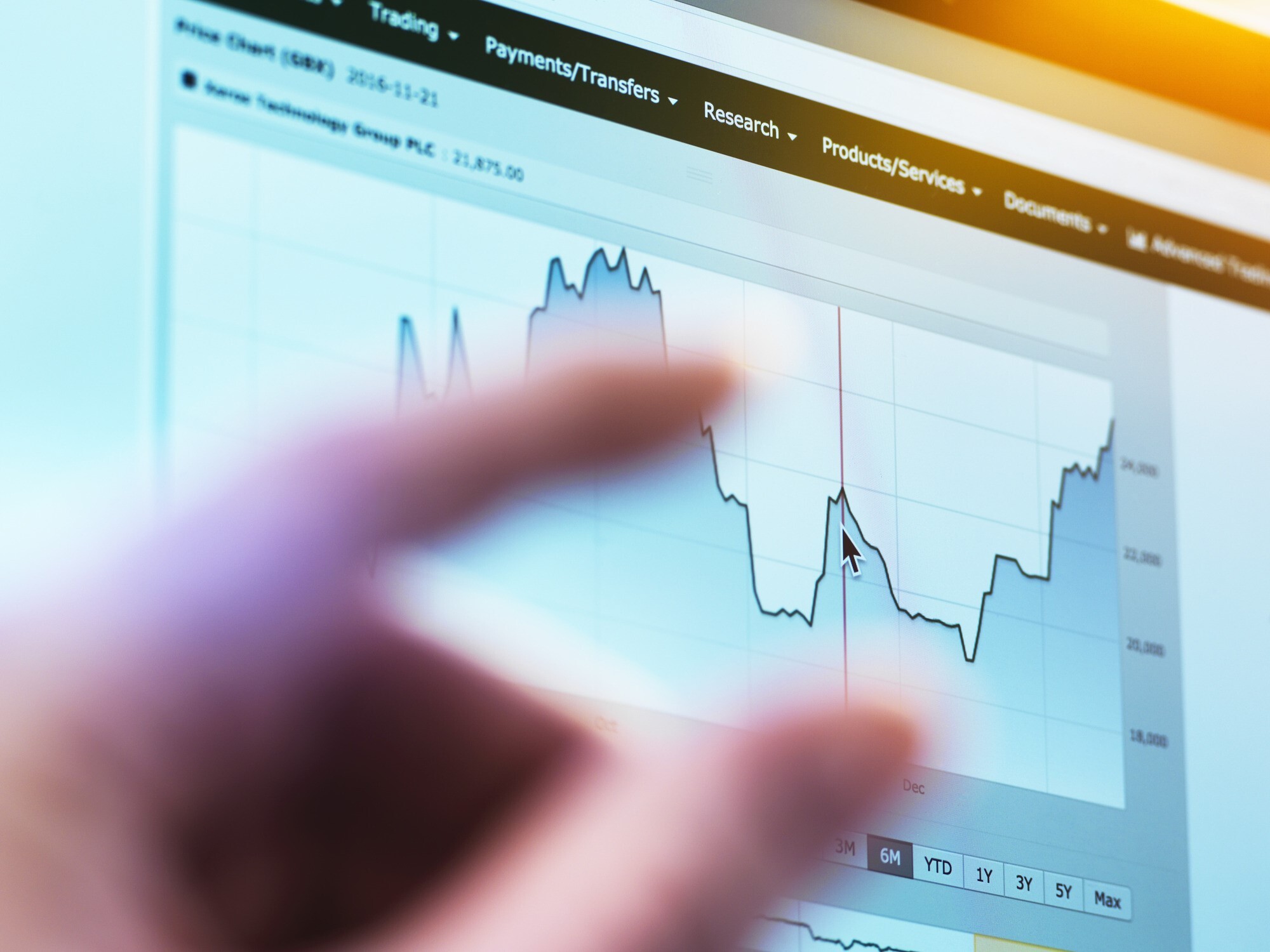 The US imposes 10% tariff; LME aluminium maintains sideways movement during Chinese New Year