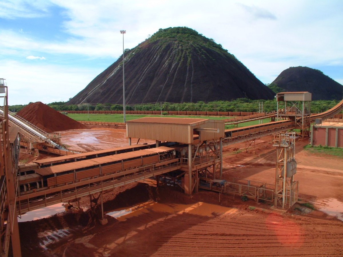 Bauxilum suspends bauxite, alumina production